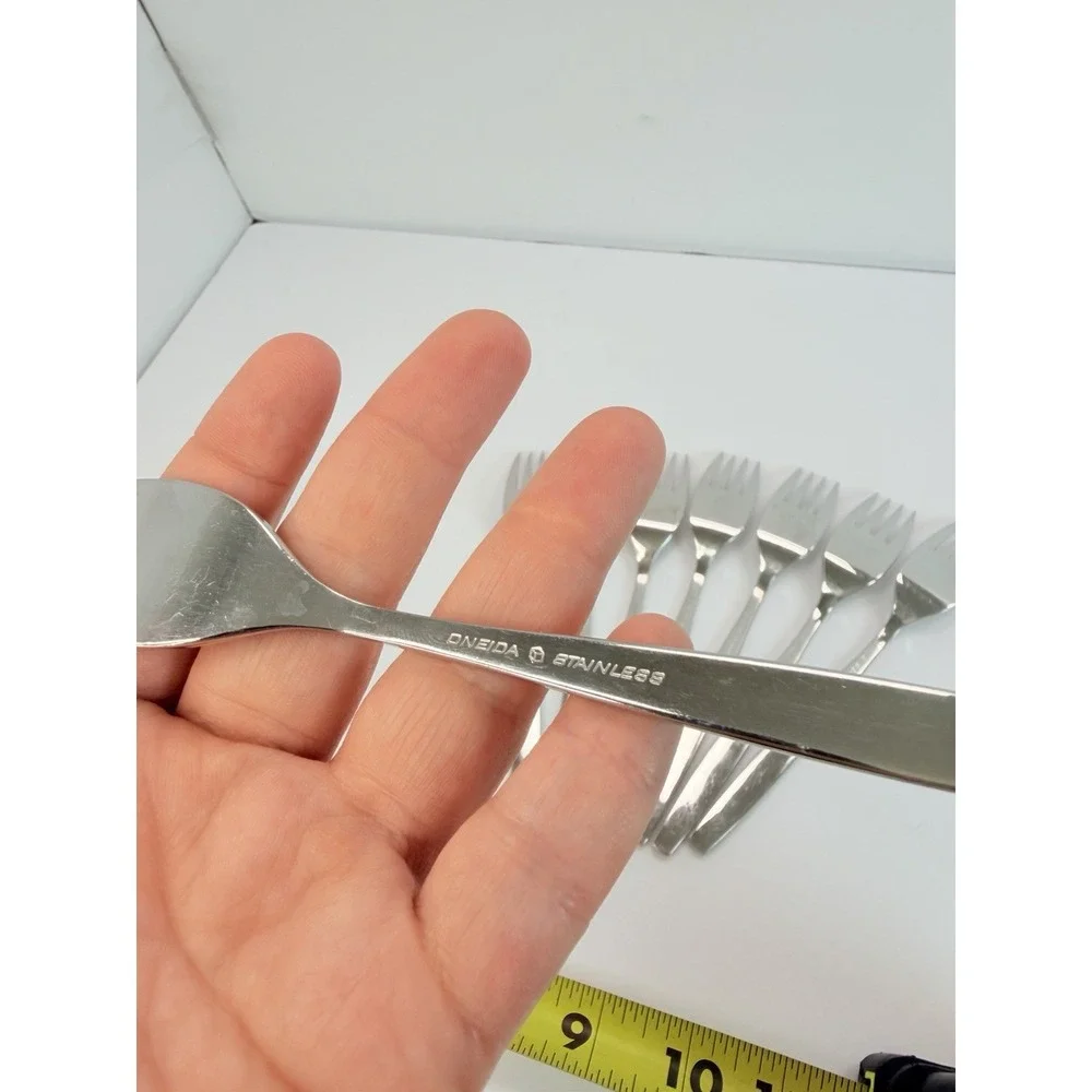 Lot of 8 Oneida Will O' Wisp Cube Stainless Salad Forks 6 3/4